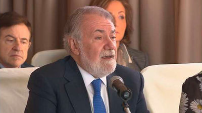 Mayor Oreja y Ruiz-Gallardón asisten al Foro Europeo en Defensa de la Vida