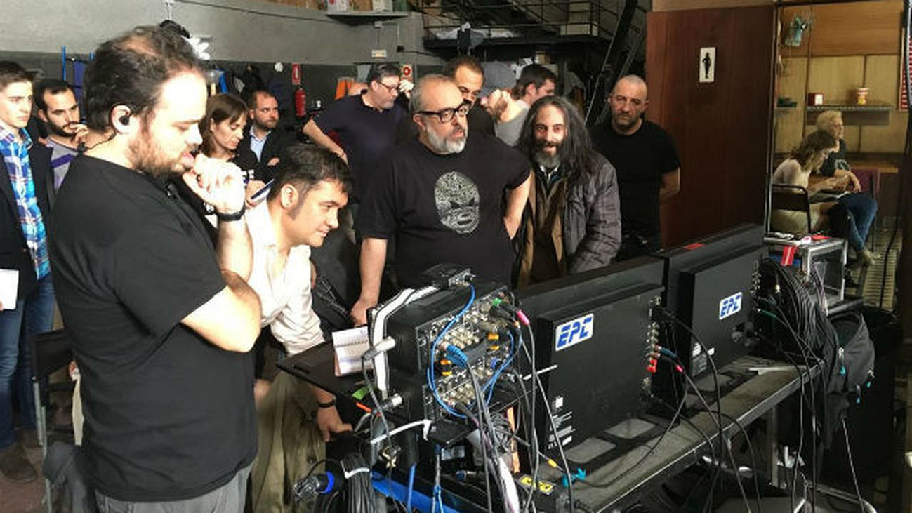 Alex de la Iglesia termina el rodaje de 'El bar'