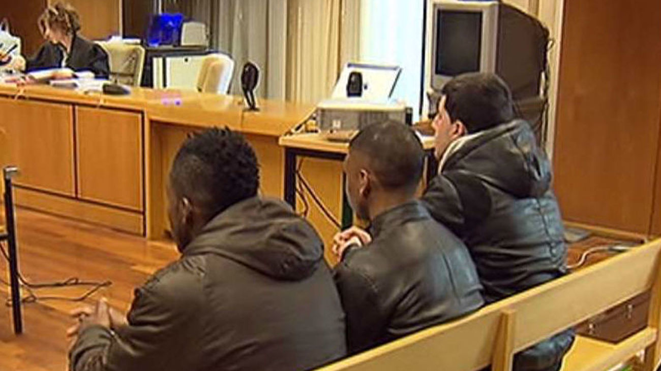 El fiscal rebaja su petición de pena para 3 trinitarios por reconocer agresión