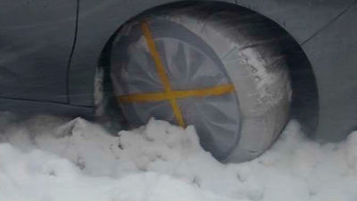 La nieve caída obliga a usar cadenas en los puertos de Navacerrada y Cotos