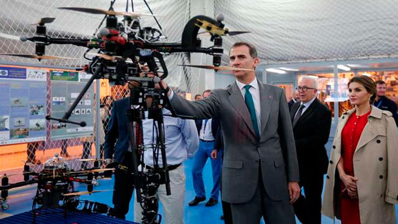 Los Reyes inauguran la primera incubadora de transferencia aeroespacial en Sevilla