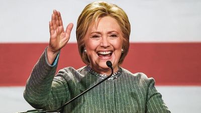 Clinton se pregunta si Trump tiene algo que esconder sobre sus impuestos