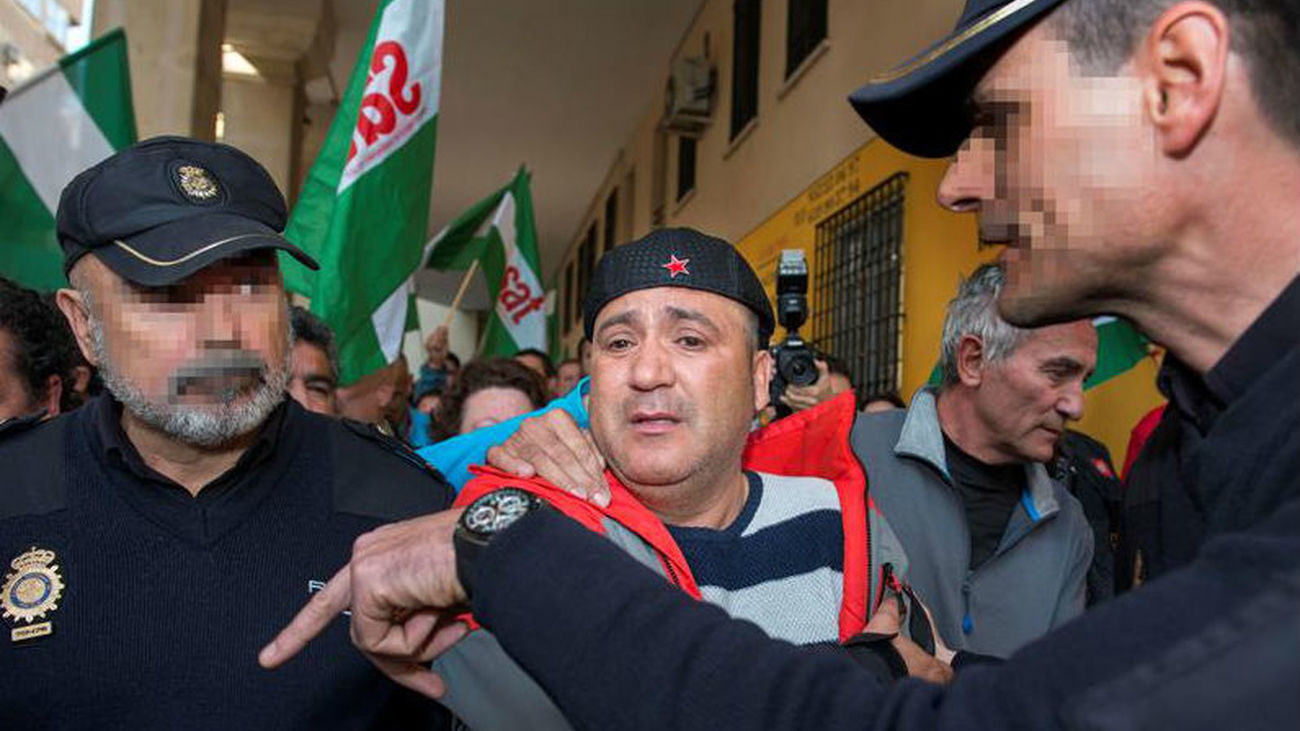 Miembros del SAT acampan en la Puerta del Sol e inician una huelga de hambre