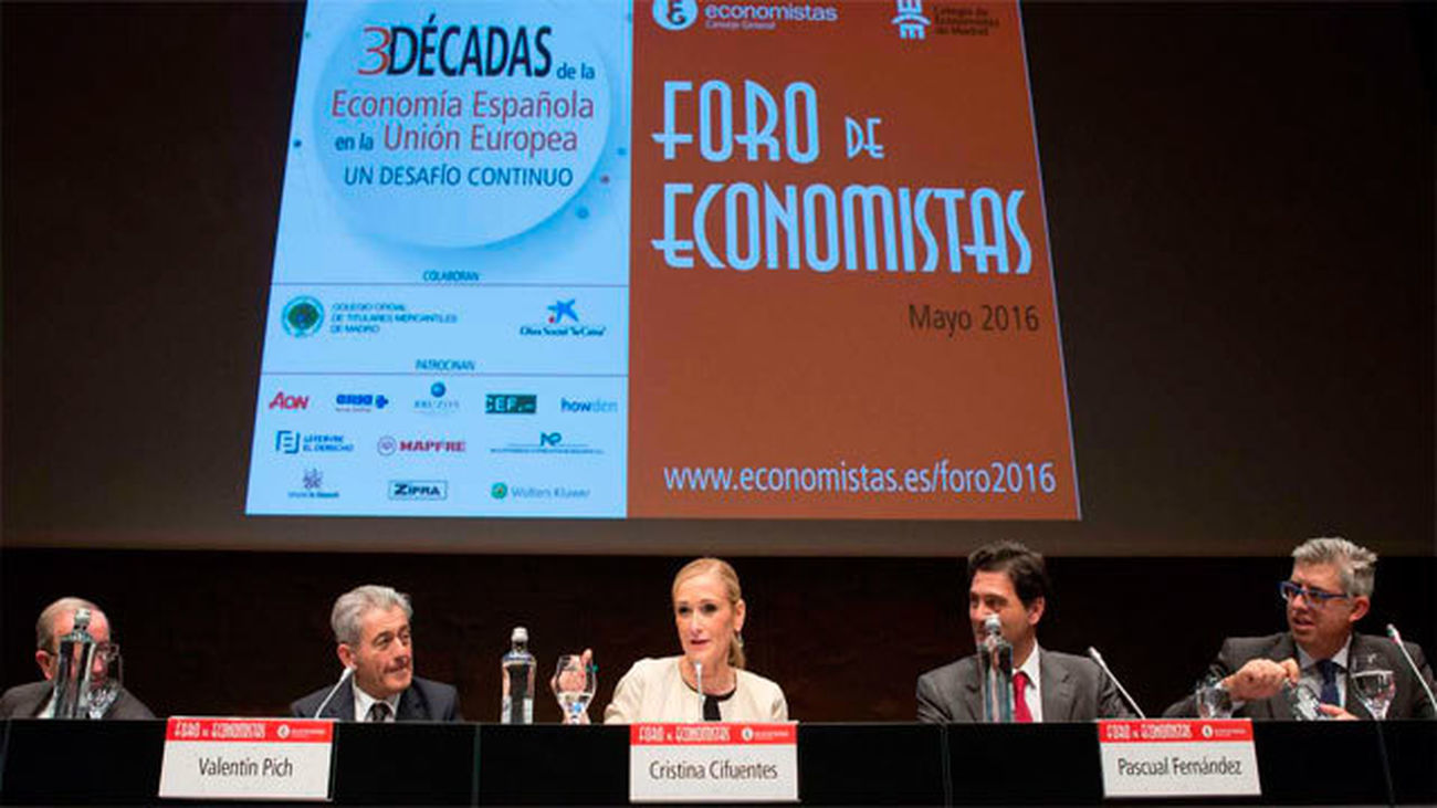 Cifuentes en el Foro Nacional de Economía