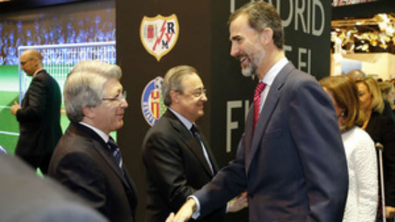 Felipe VI con Enrique Cerezo y Florentino Pérez