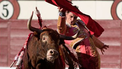 16ª de feria: Paco Ureña se vacía y consigue una oreja