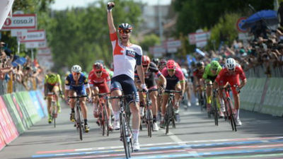 Giro: Kluge sorprende a los sprinters en un final inesperado