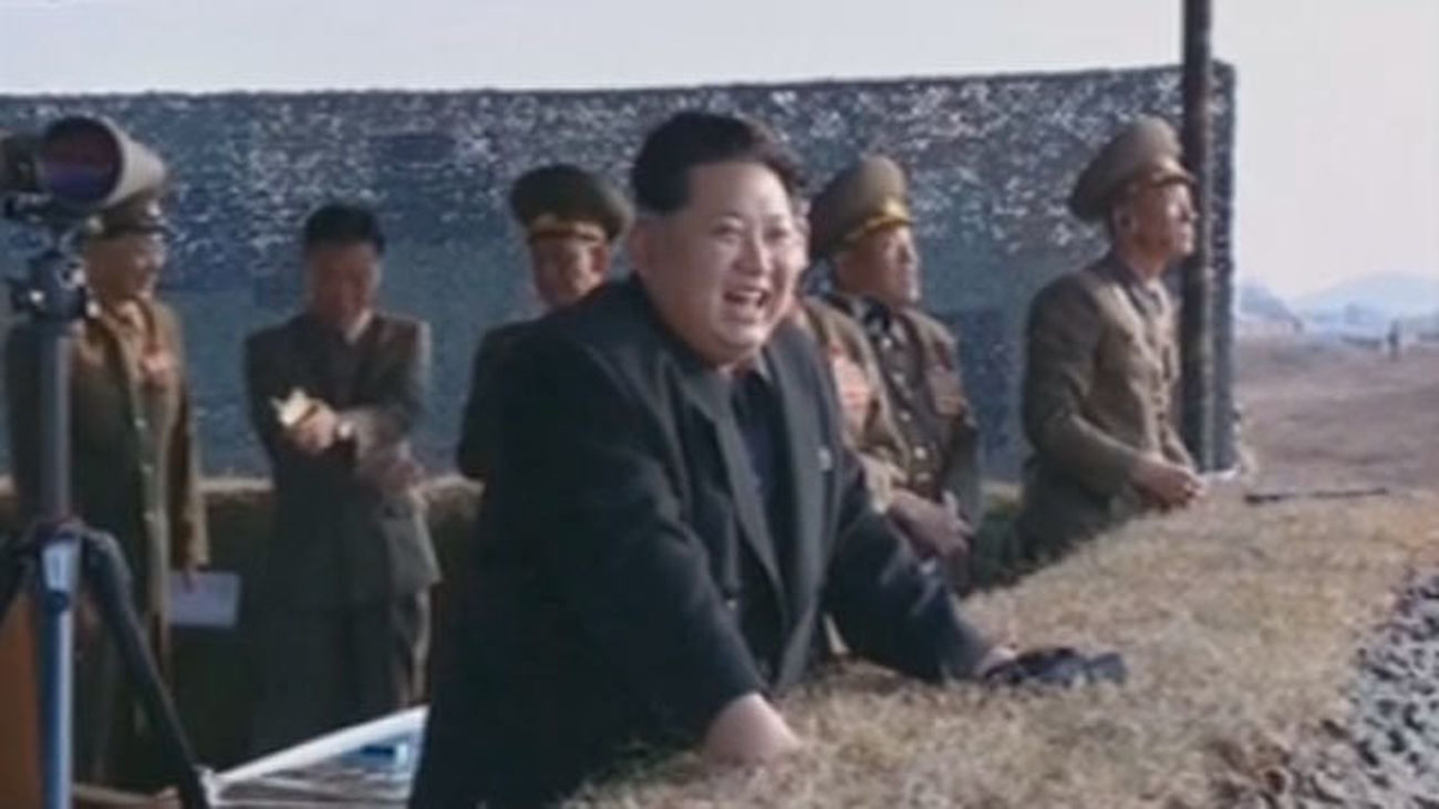 Kim Jong un asiste al lanzamiento de misiles