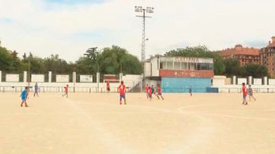 Los vecinos de Orcasitas reclaman la rehabilitación del campo de fútbol de Usera