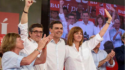 Sánchez llama a los socialistas a votar "en masa"