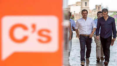 Rivera: Ciudadanos es "el único" partido que se presenta con "las manos limpias"