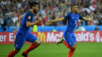 2-1. Payet salva el debut francés ante Rumanía