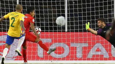 0-1. Perú echa a Brasil de la Copa América con un gol con la mano