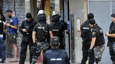 Muere tras dispararse un tiro el policía atrincherado en un restaurante de Alcobendas