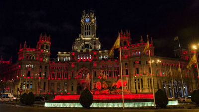 El Palacio de Cibeles se iluminará esta noche con los colores de Estados Unidos