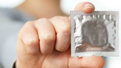 Detenidos en Guadalajara y Madrid por vender preservativos en mal estado