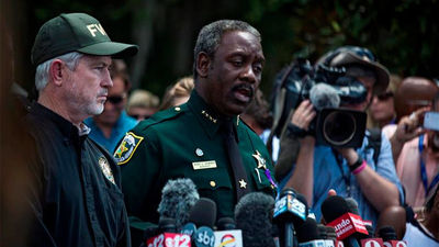 Hallan el cuerpo del niño de 2 años arrastrado por un caimán en Disney