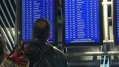 Operadores de aviones en tierra convocan paros en Barajas el 28 y 29 de junio