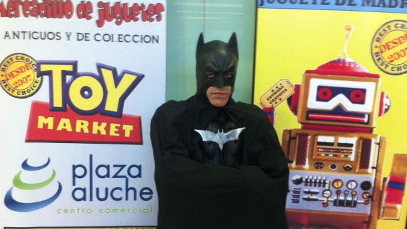 Un grupo de superhéroes y villanos participarán este sábado en el TOY Market Plaza Aluche