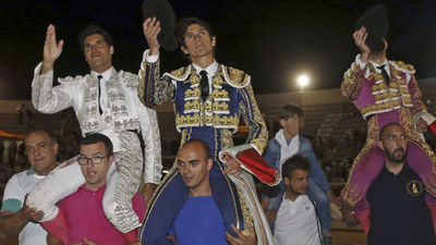 Siete orejas, todos a hombros y un "no hay billetes" en Torrejón de Ardoz