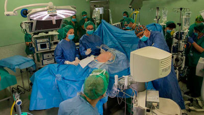 Intervienen con éxito durante el parto a un bebé con obstrucción grave de la vía aérea