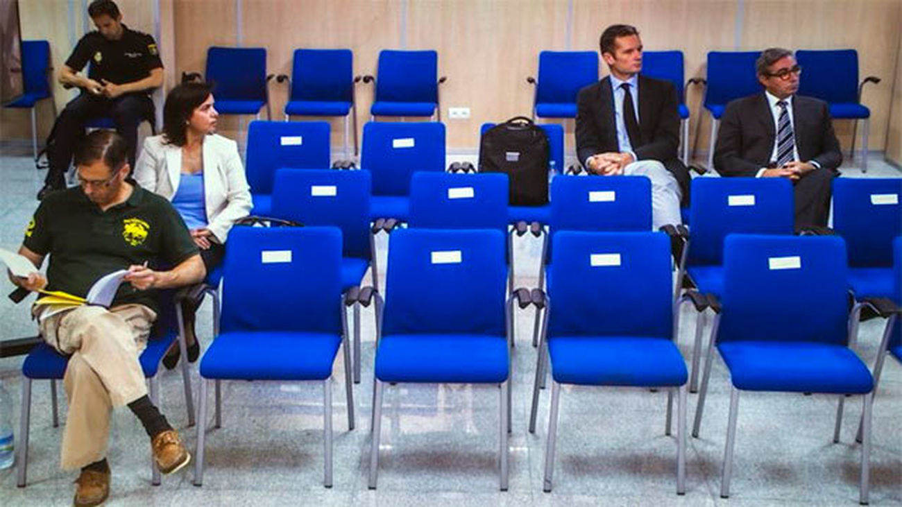 Urdangarin acude de improviso a la penúltima sesión del juicio Nóos