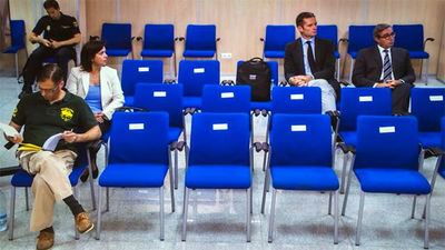 Urdangarin acude de improviso a la penúltima sesión del juicio Nóos