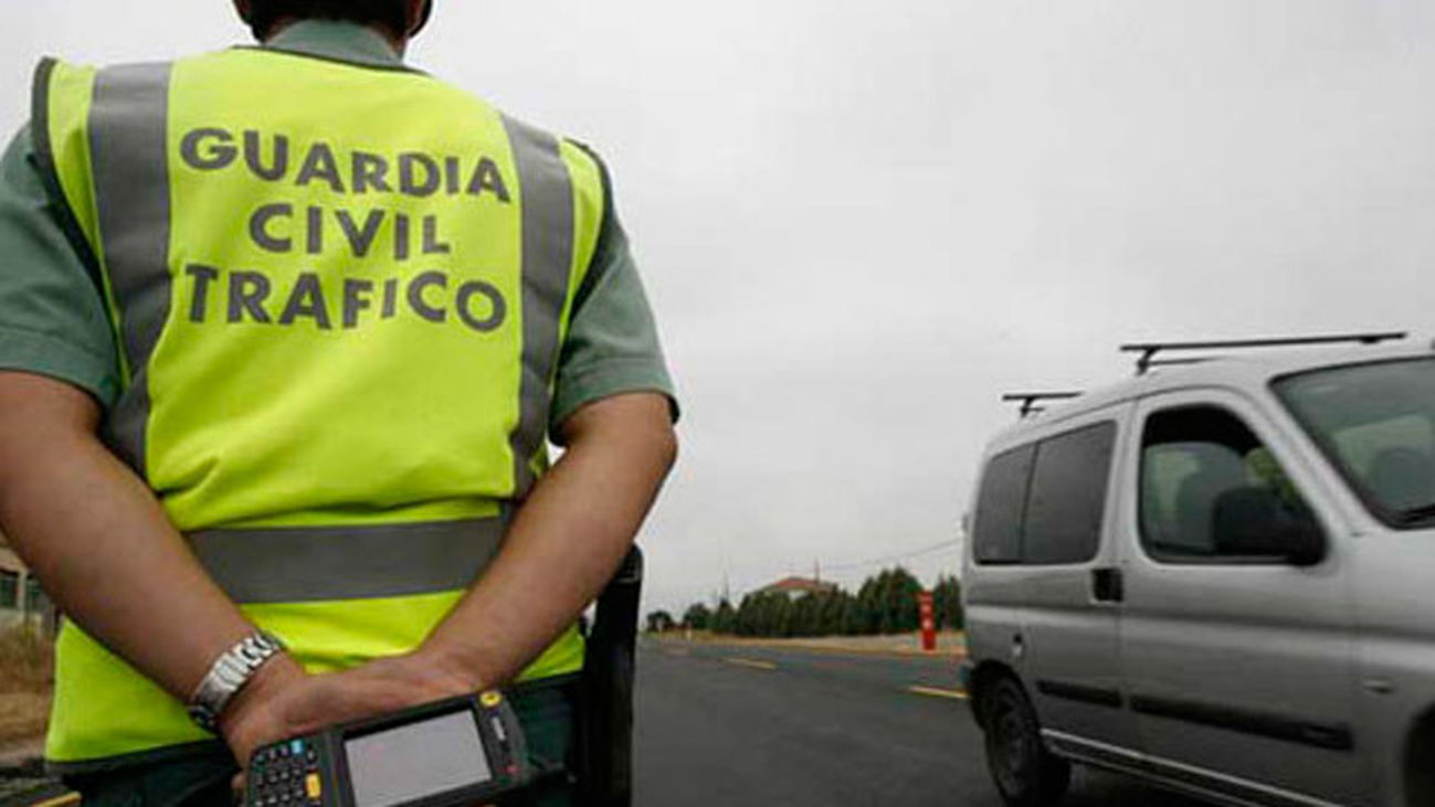 Mueren tres personas tras una colisión frontal entre dos turismos en la A-357 de Málaga