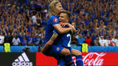 2-1. Islandia logra un histórico pase a octavos