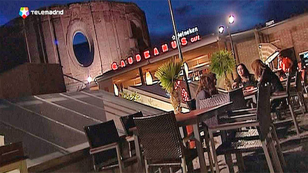 La terraza del Gau-Café en las Escuelas Pías cierra por no tener licencia