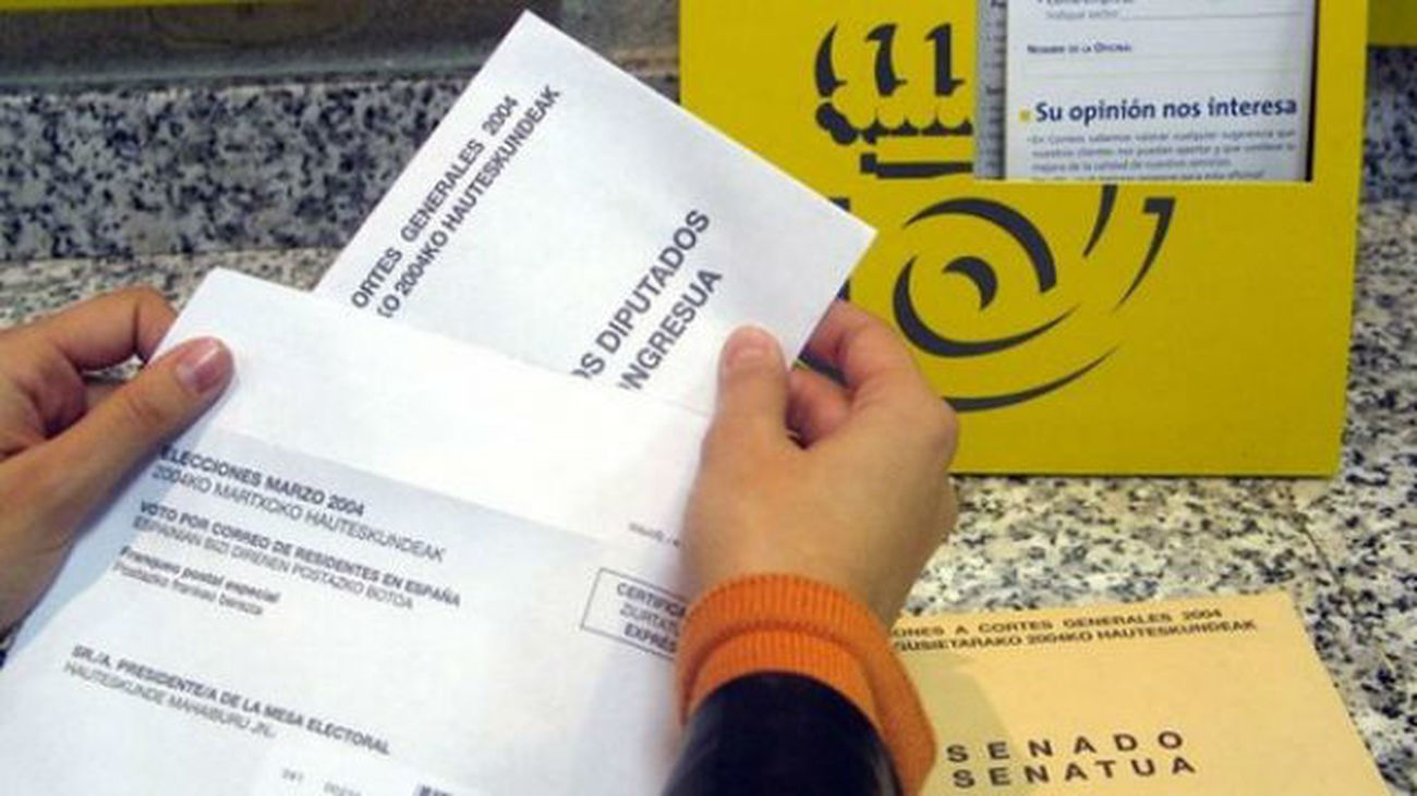 La Junta Electoral Central amplía hasta este jueves el plazo para votar por correo