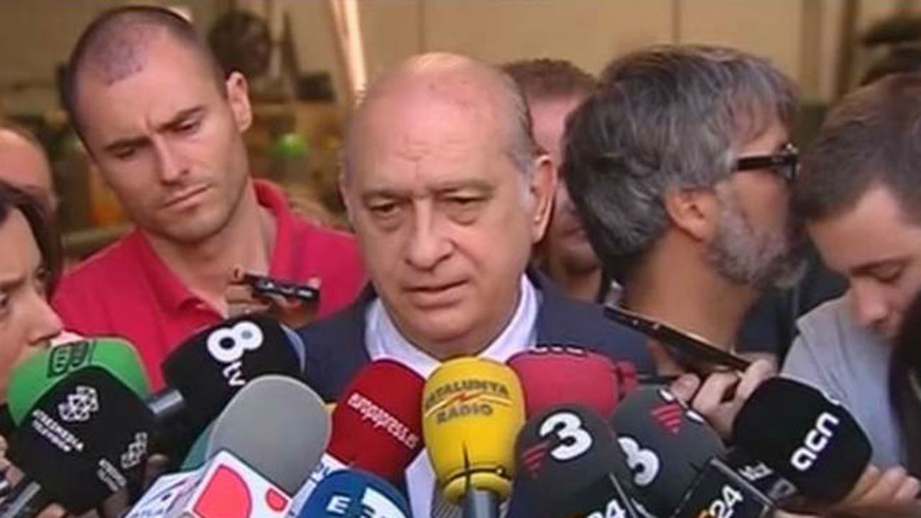 Fernández Díaz no piensa dimitir: "Soy la víctima de un ataque"