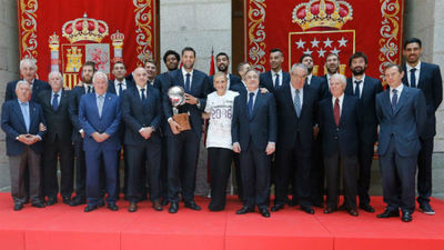 El Real Madrid festeja el título liguero en la Comunidad y Ayuntamiento