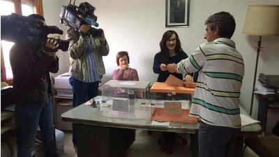 Villarroya cierra sus  urnas a las 09,02 minutos