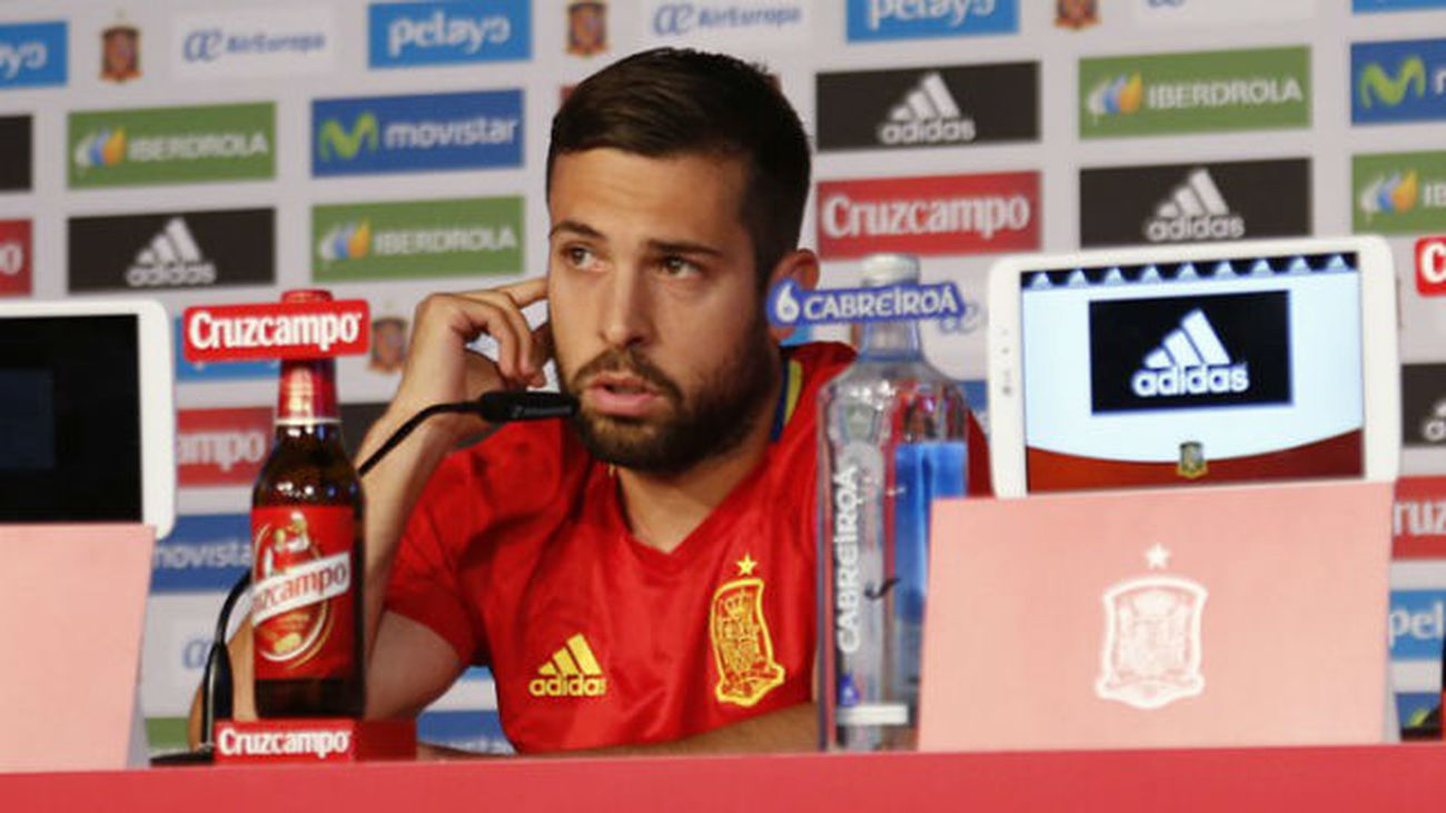 Jordi Alba: "El mal rollo lo crea la prensa, el ambiente es fenomenal"
