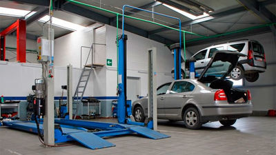 Los talleres mecánicos ilegales se multiplican con la llegada del verano