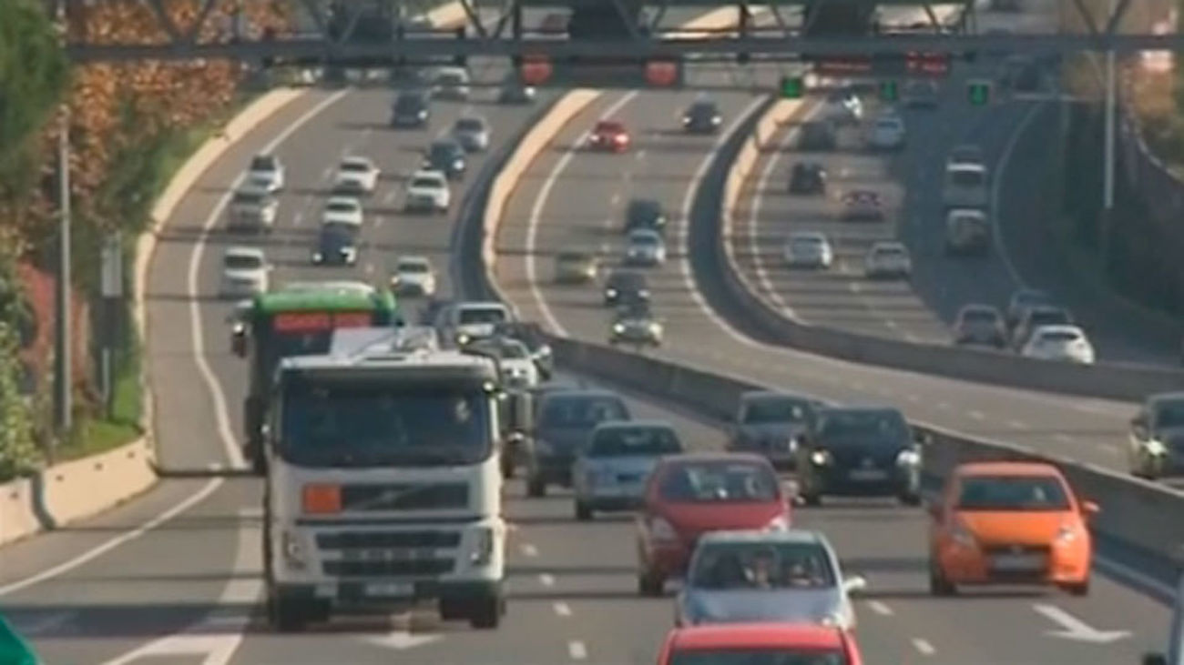 Retenciones en las salidas de Madrid en el primer éxodo del verano