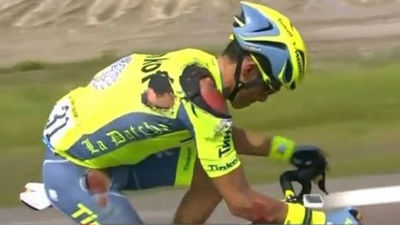 Contador sufre una dura caída en la primera etapa del Tour