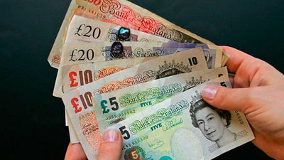 La libra baja de 1,31 dólares por primera vez en tres décadas