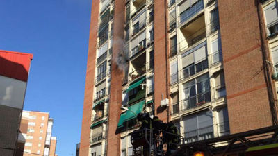 Una mujer en estado muy grave por el humo de un incendio en Ciudad Lineal