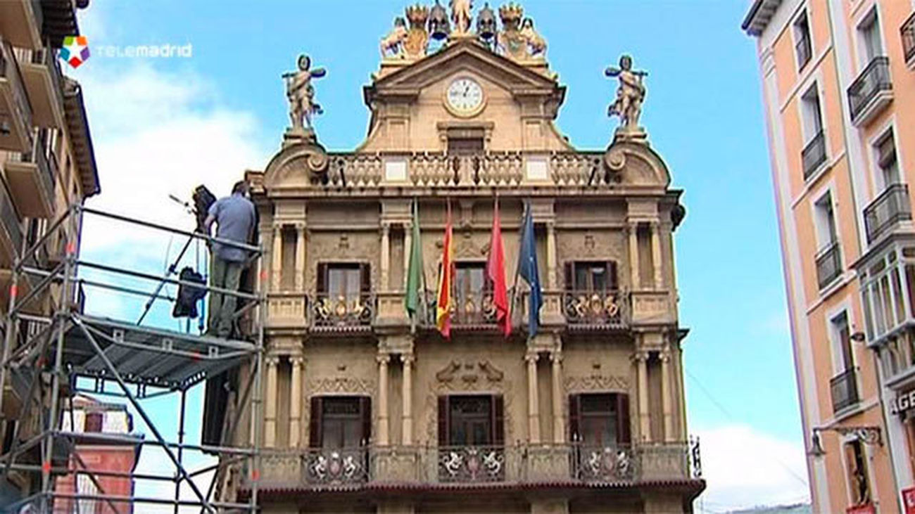Pamplona preparada para las fiestas de San Fermín