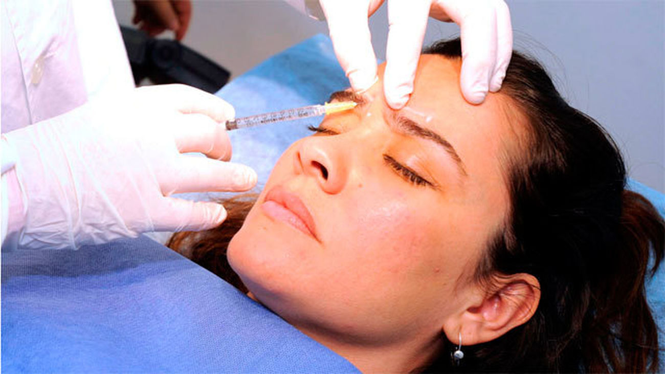 Los profesionales sanitarios alertan sobre los riesgos del turismo estético