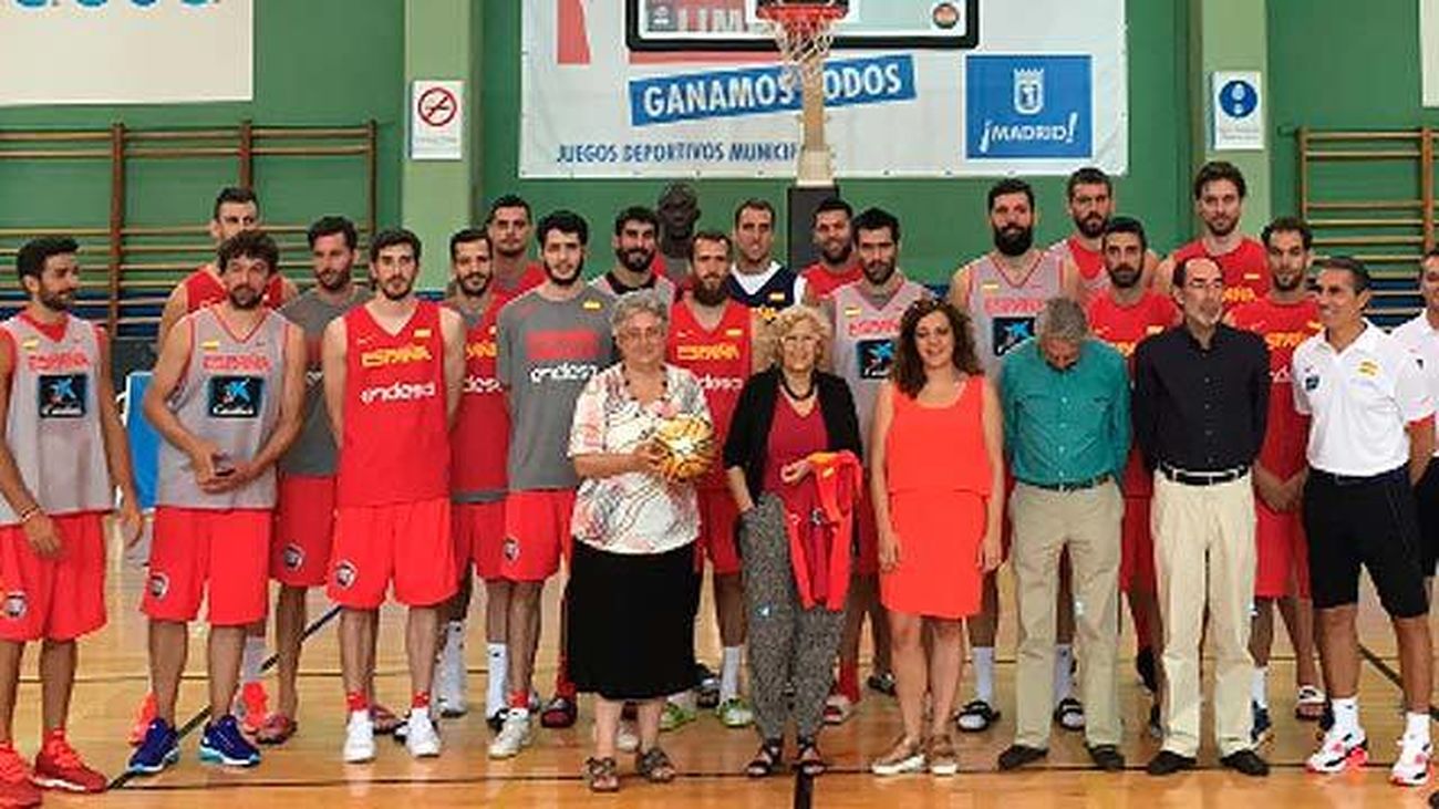 Carmena visita a la ÑBA