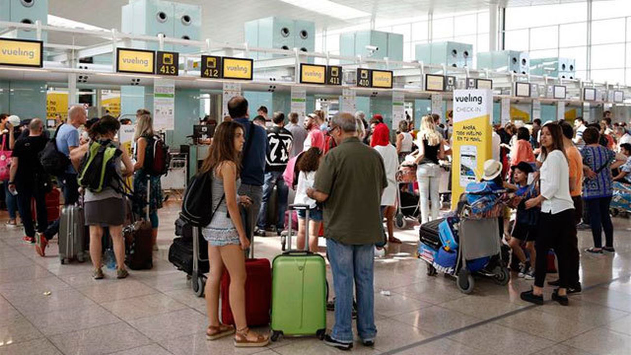 Vueling roza el 90% de puntualidad en las primeras horas del plan de contingencia