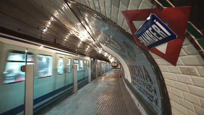 Una "tarde de miedo" en la estación fantasma de Chamberí