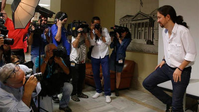 Pablo Iglesias dice que, si el PSOE quiere, puede haber un Gobierno diferente al PP