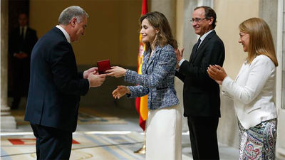 La Reina Letizia entrega los premios que concede el Real Patronato de Discapacidad