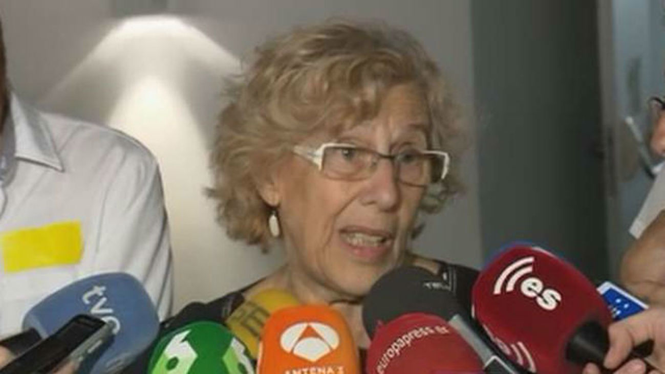Carmena compara la subida de la contaminación con la fiebre, que sube por la noche