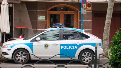 Hallan un bebé vivo en un contenedor del centro de Valencia