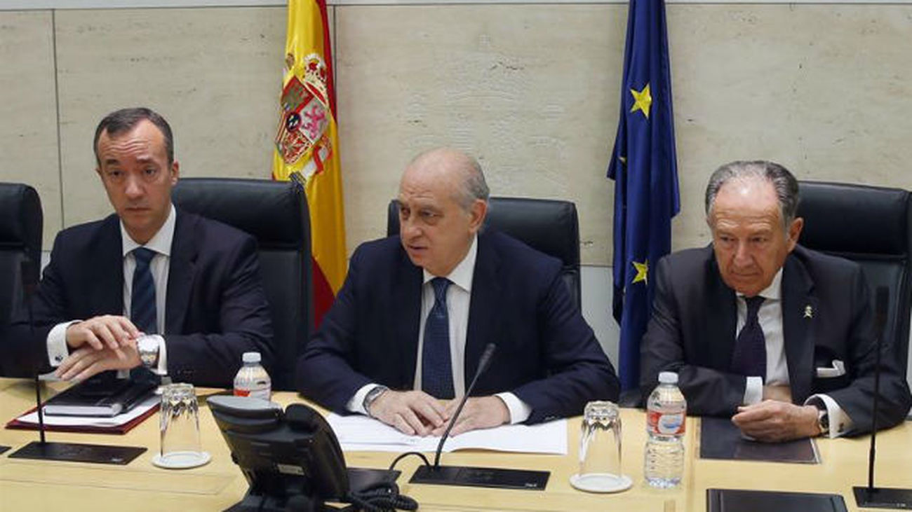 Interior refuerza las fronteras, aeropuertos y zonas turísticas tras el atentado